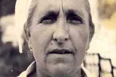 Portret i një infermiereje në moshë, fotografi arkivi